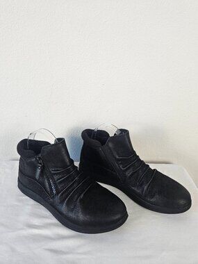 Clarks Women's Booties Black Zip Cloudsteppers Breeze Path Wedge Size 8